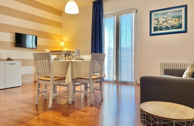 Appartamento con Piscina in Centro a Bardolino