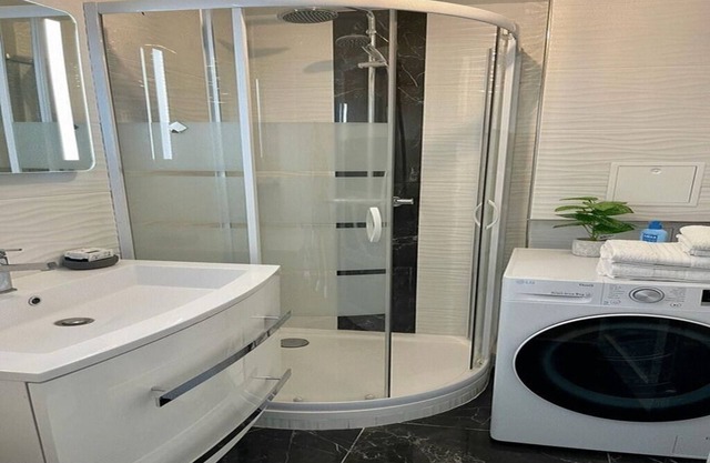 Appartement rénové avec vue mer