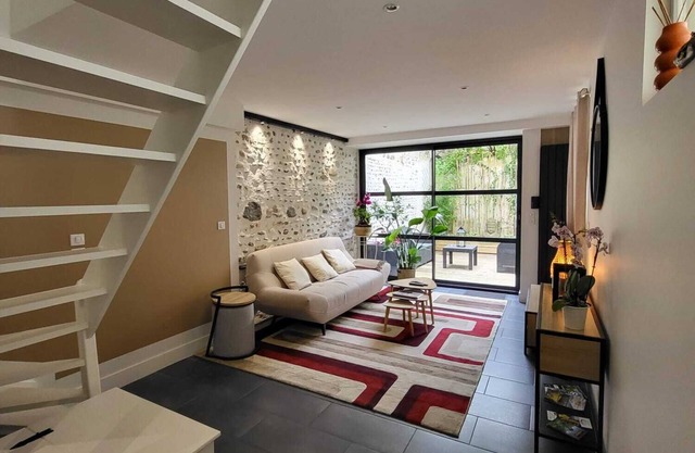 Appartement Calme au Centre Ville Avec son Patio