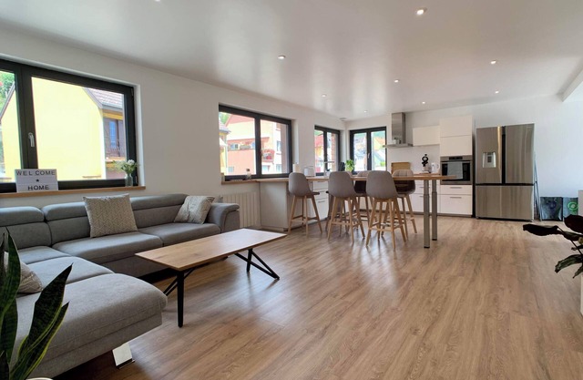 Appartement Moderne et Lumineux Avec Deux Chambres