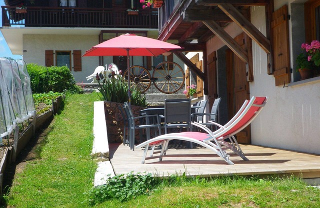 Appt for 10 pers. (4 bedrooms), 100 m. ski slopes of Espace Diamant