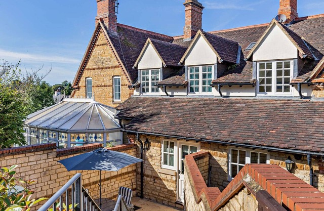 April Cottage - Blisworth