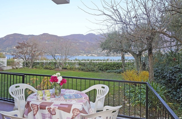 Apt Panna e Fragola - Two Bedroom Apartment, Sleeps 4