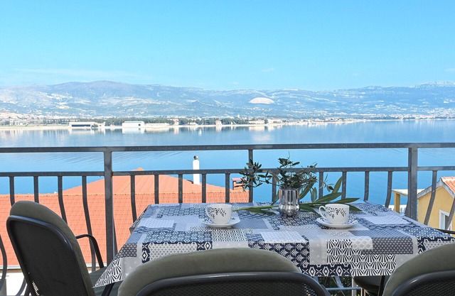 ARBANIJA A2, budget 1-bedroom apartment, 80m from the beach