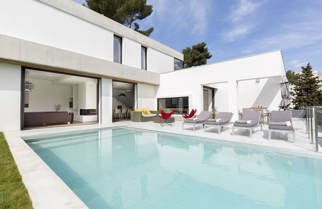 Architect's villa & swimming pool in the heart of Marseille