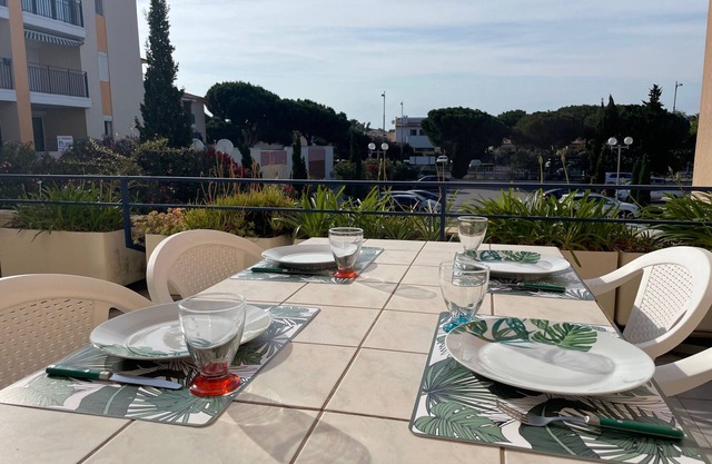 Argelès-sur-Mer Apartment, Sleeps 4, Large Terrace, Marina Views