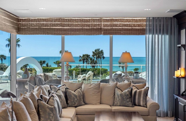 Aria #203 A Gorgeous 3-Bedroom + Theater Room Luxury Retreat