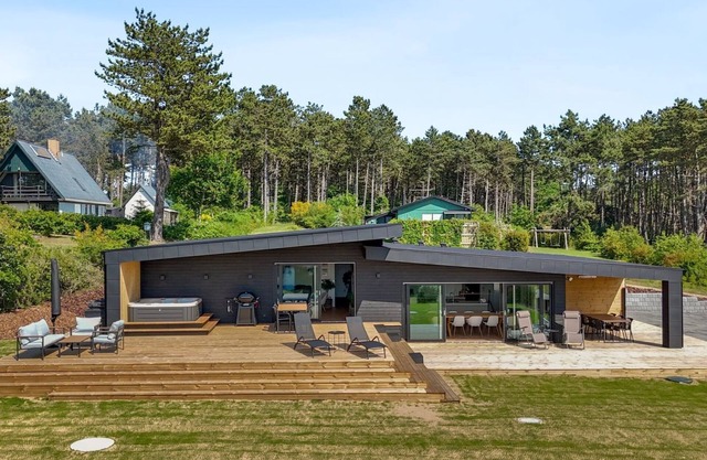 "Arjuna" - 750m from the sea by Interhome