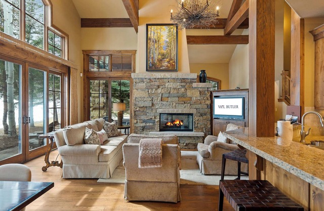 Arrowhead Retreat by Vail Butler - Walk to Lift!