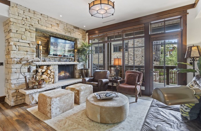 Arrowleaf Lodge at Deer Valley Resort - Two Bedroom Residence #301