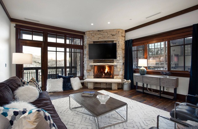 Arrowleaf Lodge- Two Bedroom Residence #209