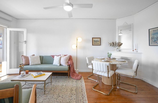 Art Deco Gem with Harbour Views in Elizabeth Bay
