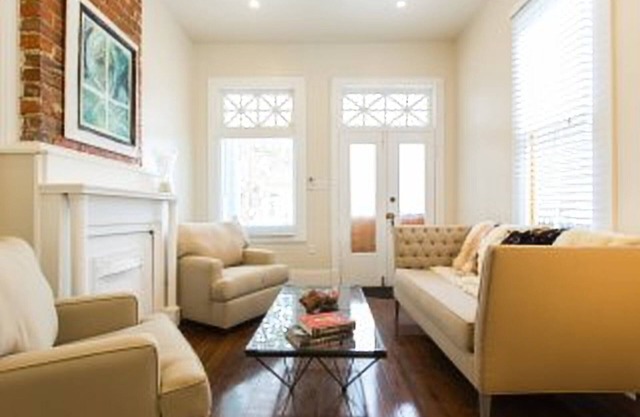 Art Gem In Historic District Of New Orleans, cozy and elegant