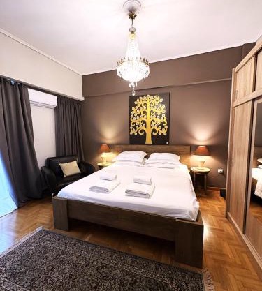 Art Interior Apartment in Athens next to Metro Stations & All Hospitals