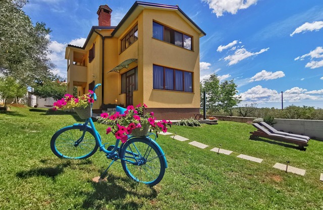 Artemis - Markovac Višnjan, cozy apartment with large garden and hot tub