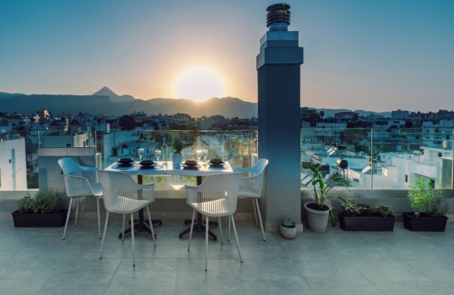 ARTica condo 2 - Bright Loft with terrace, near Ammoudara & Heraklion. Parking