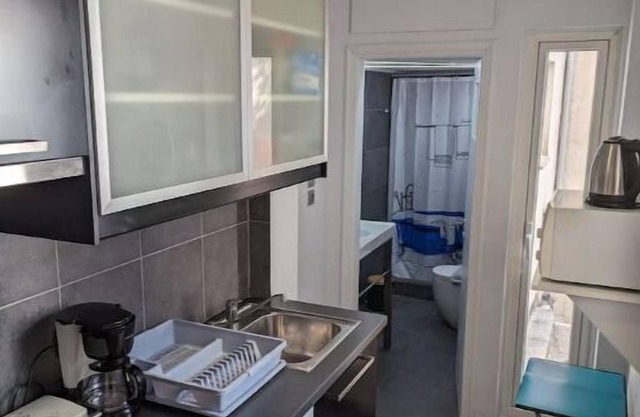 Artistic Flat in the Center of Athens