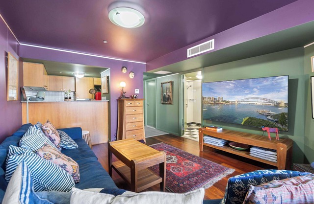 Artsy Boho Den in Iconic Fingerwharf, Woolloomoolo