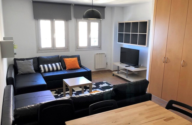 Arttyfal Loft with Parking and WiFi in the heart of Sierranevada