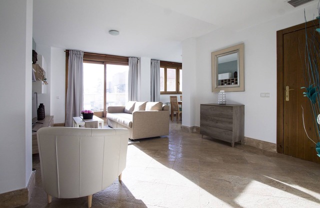 Arturo Soria - 2 bedrooms with pool and parking - 06