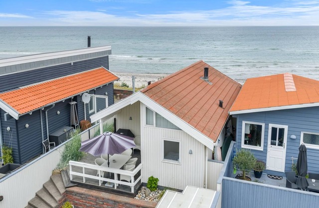 "Aswith" - 5m from the sea by Interhome