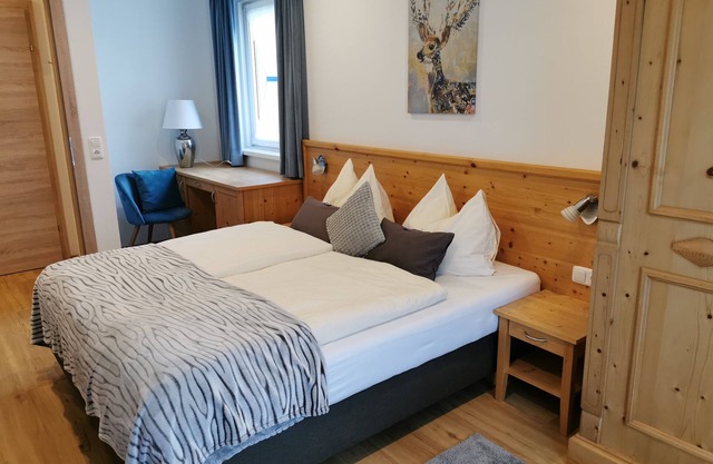 Apartment WALDHORN in a prime location with private beach for 2 people