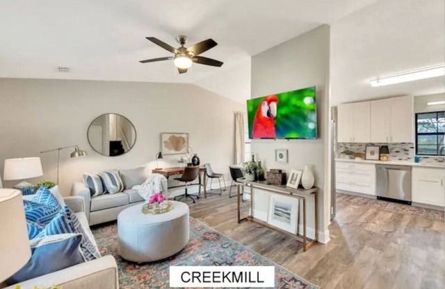 ATH - Sleeps 8 - 4 Beds - Fenced/Pet friendly - CM
