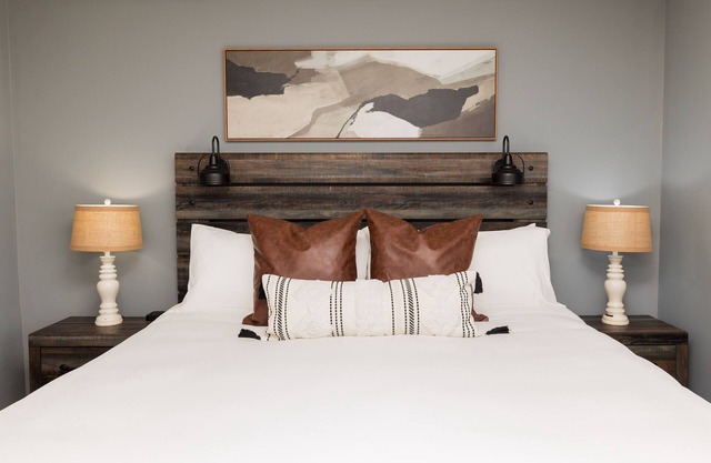 AtHome+1 Stay | Pet Friendly | Comfy Stay