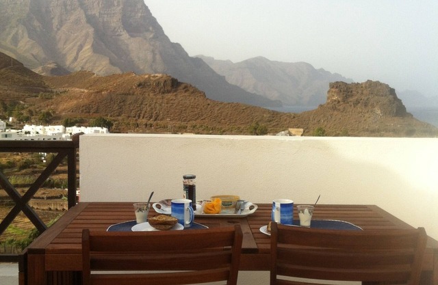 Atico con Gran Terraza , Vistas Impresionantes al mar y Montaña