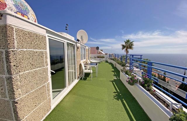 Atlantico Apartment. Amazing view and peacefull place. 8 minutes to the beach.