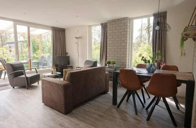 Atmospheric bungalow with dishwasher, in Friesland