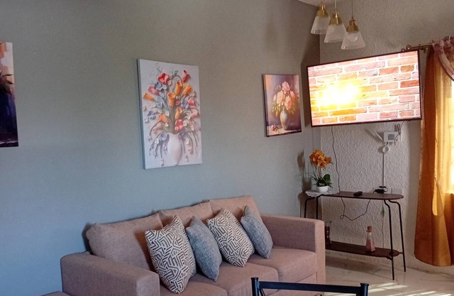 ATRO Travels 2bdrm#Phoenix Park Village#jacuzzi#AC