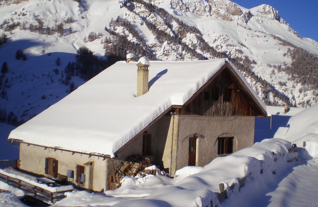Auberge l'Estoilies, Large chalet/gîte to be privatized in Saint Veran