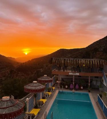 Auberge Les Montagnes du Paradis Your Hidden Retreat in Paradise Valley