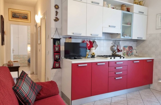 Aurora 2 Air-conditioned three-room apartment in the center, a stone's throw from the sea