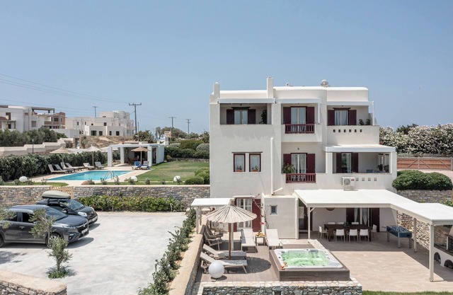 Aurora 8 bedroom Villa with private pool & Jacuzzi - Naxos