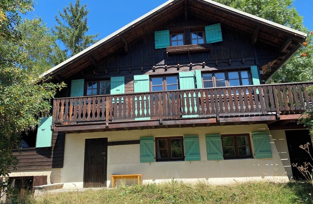 Authentic chalet with mountain views