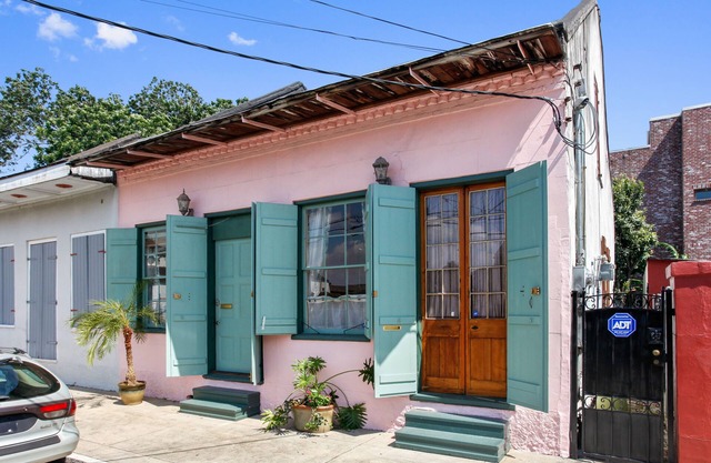Authentic Creole Cottage - Steps to French Quarter