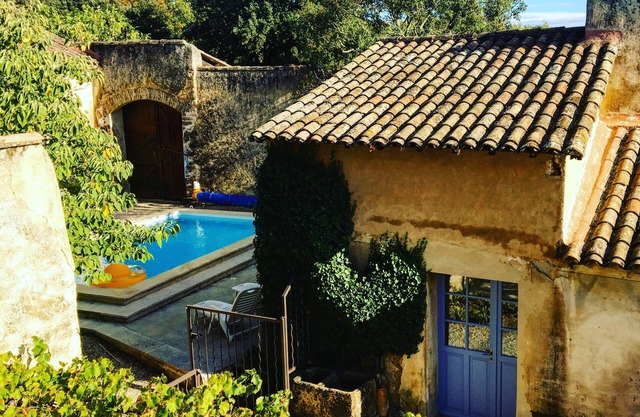 Authentic Mas in Provence at the foot of Mont Ventoux with swimming pool