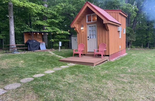 Avail THIS weekend! TINY CABIN 5 STAR Clean- French Lick, IN - Boat Parking!