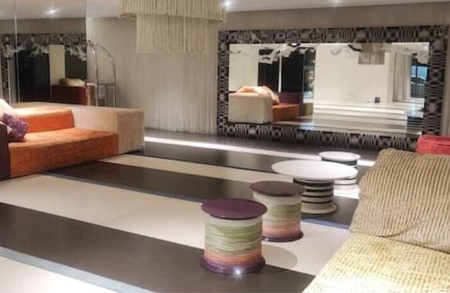 Aveline Suites 1BR-SkyscraperACQUA-Makati-gym-pool