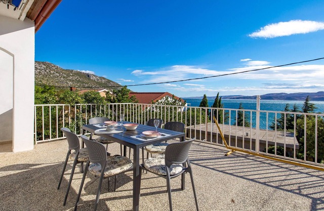 Awesome apartment in Karlobag- Ribarica