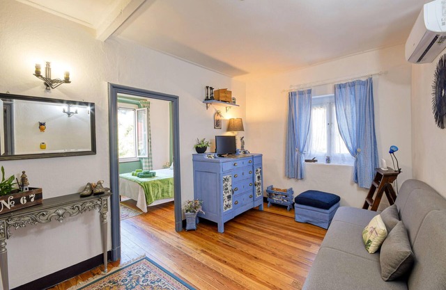Awesome apartment in Sori with WiFi