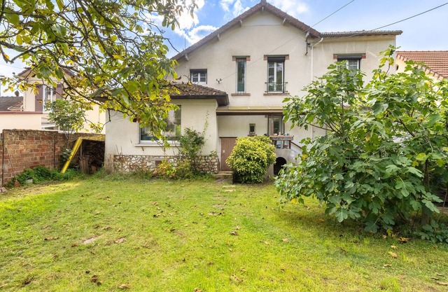 Awesome home in La Frette-Sur-Seine