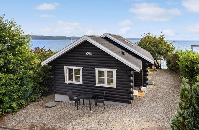 Awesome home in Børkop with WiFi