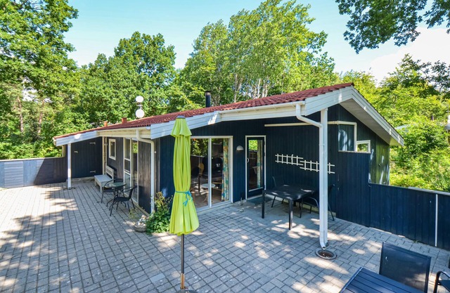 Awesome home in Glesborg with WiFi