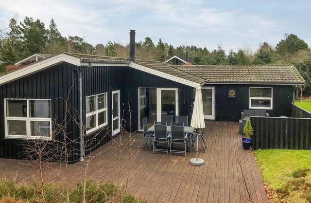 Awesome home in Hals with WiFi