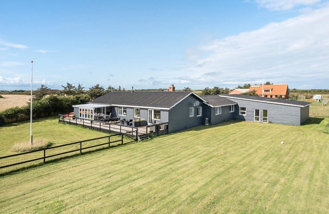 Awesome home in Harboøre with sauna