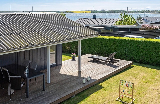 Awesome home in Juelsminde
