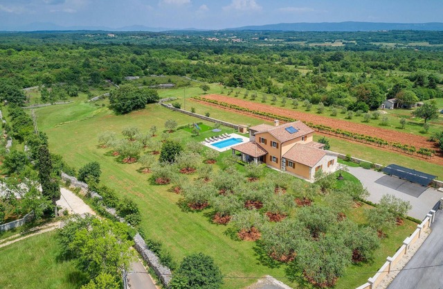 Awesome home in Marcana